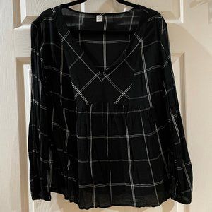 Old Navy Size L Black Plaid Top